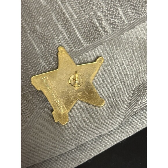Stars Of Tomorrow High Gold Achievement Pin Honor Roll Lapel Pinback - Picture 9 of 10